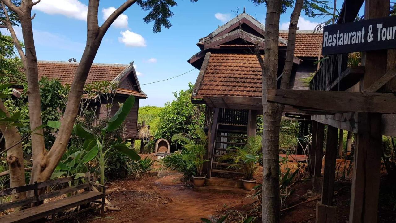 Nature House Eco-Lodge& Trekking Banlung Exteriör bild