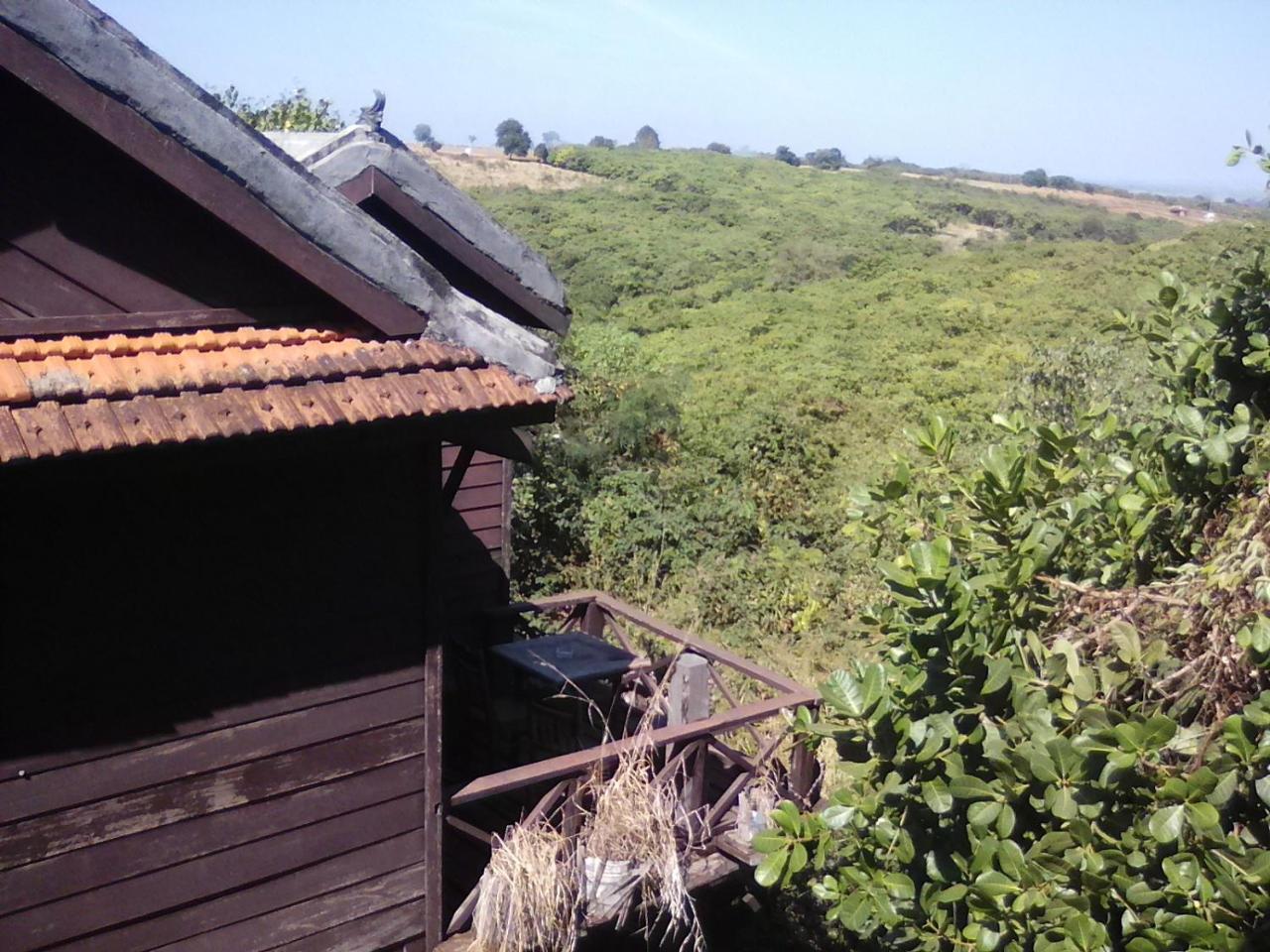 Nature House Eco-Lodge& Trekking Banlung Exteriör bild