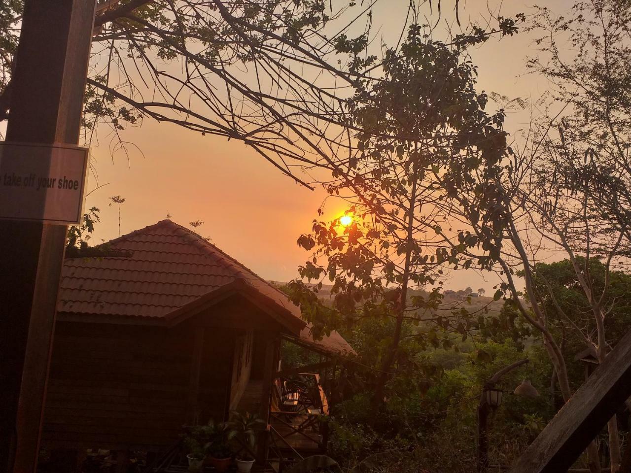 Nature House Eco-Lodge& Trekking Banlung Exteriör bild