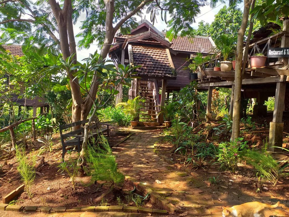 Nature House Eco-Lodge& Trekking Banlung Exteriör bild