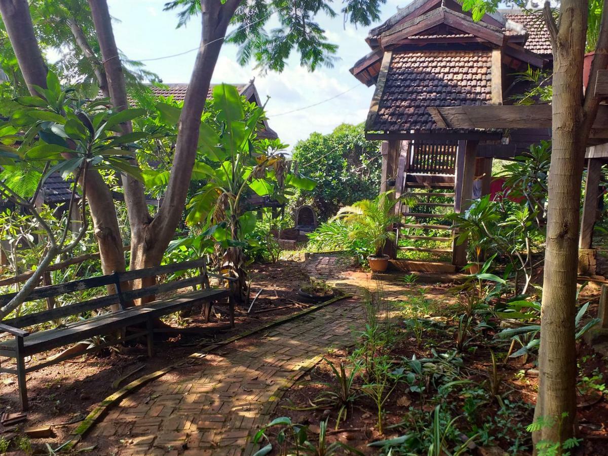 Nature House Eco-Lodge& Trekking Banlung Exteriör bild